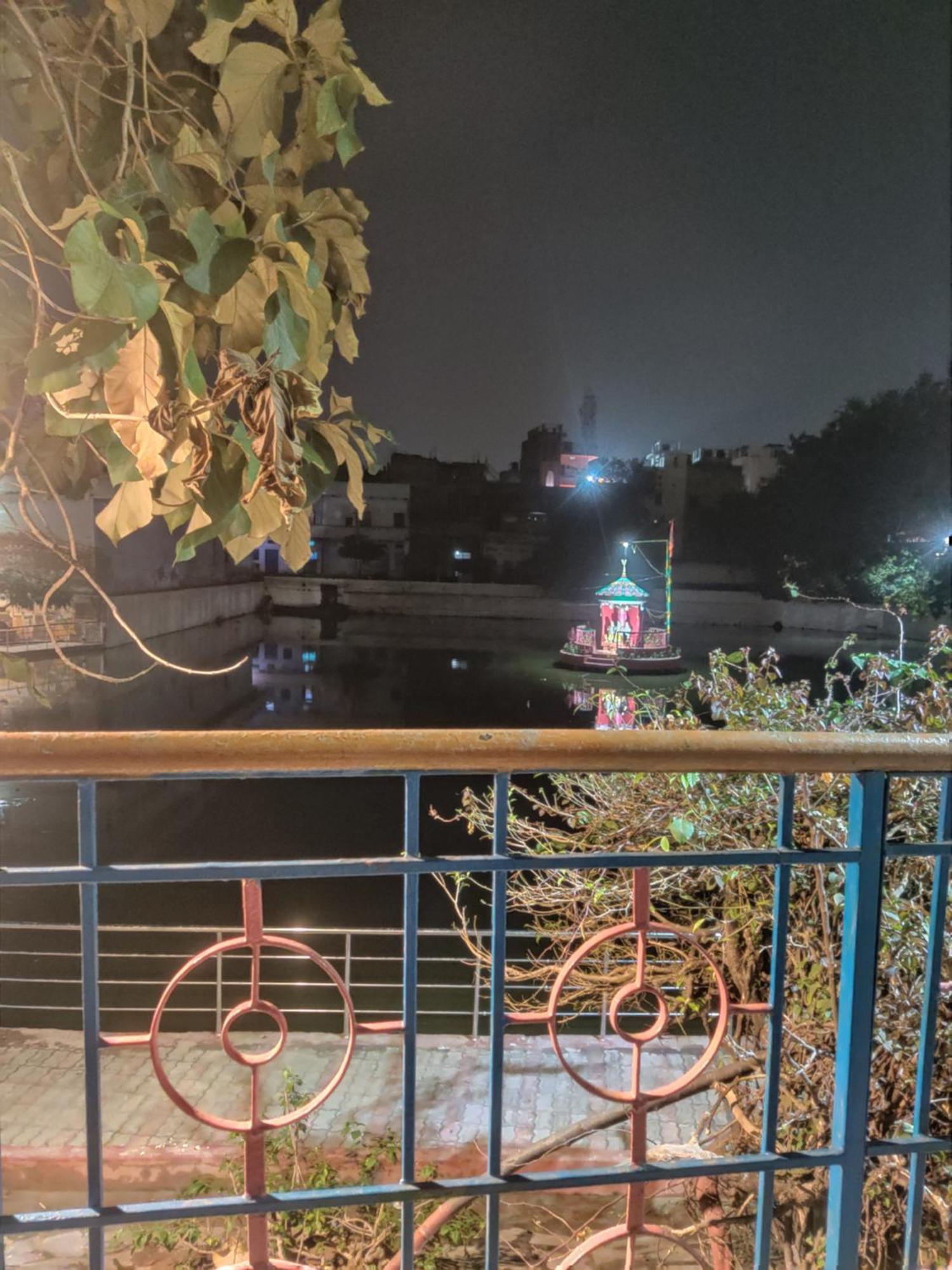 Madhuri Guest House Varanasi Dış mekan fotoğraf