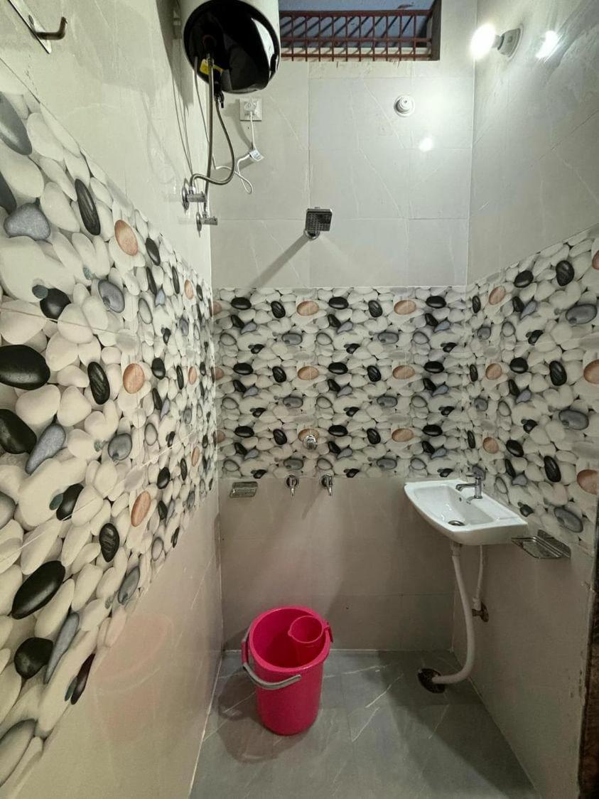 Madhuri Guest House Varanasi Dış mekan fotoğraf